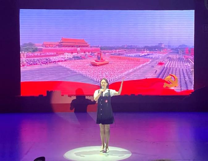 泓源公司选手程蓓参加全市演讲比赛剪影(图4) 泓源公司选手程蓓参加全市演讲比赛剪影(图4)