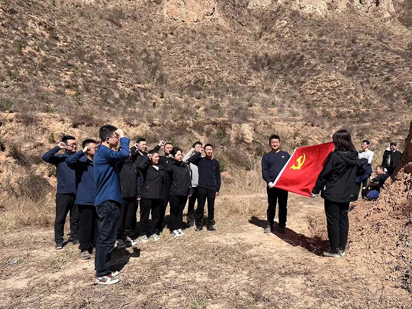 kok(中国)体育官方网站
开展义务植树活动(图3) kok(中国)体育官方网站
开展义务植树活动(图3)